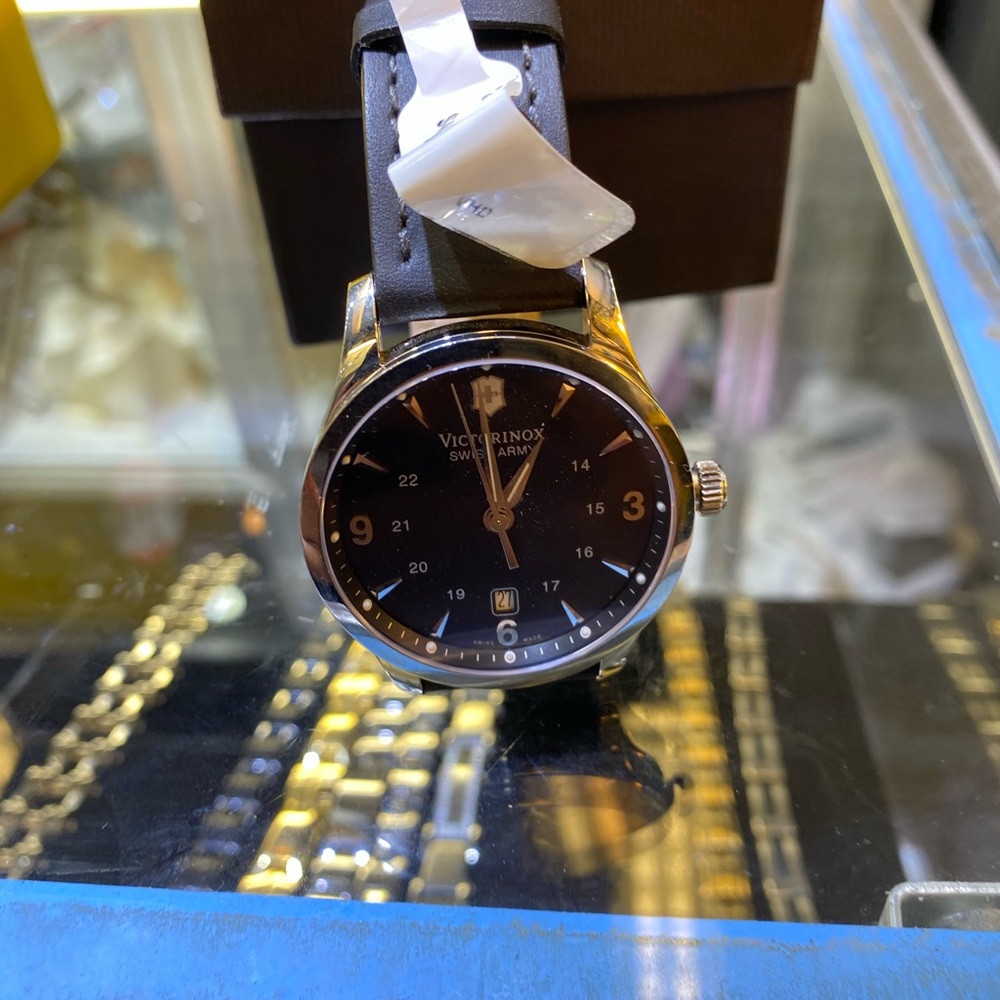 Watch - Picture 2 of 3
